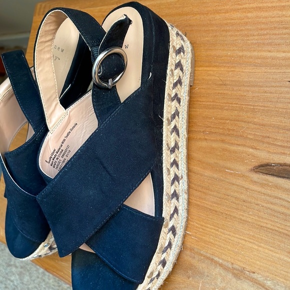 🚫SOLD🚫 Black Buckle Wedges 🖤 👡 - Picture 3 of 15